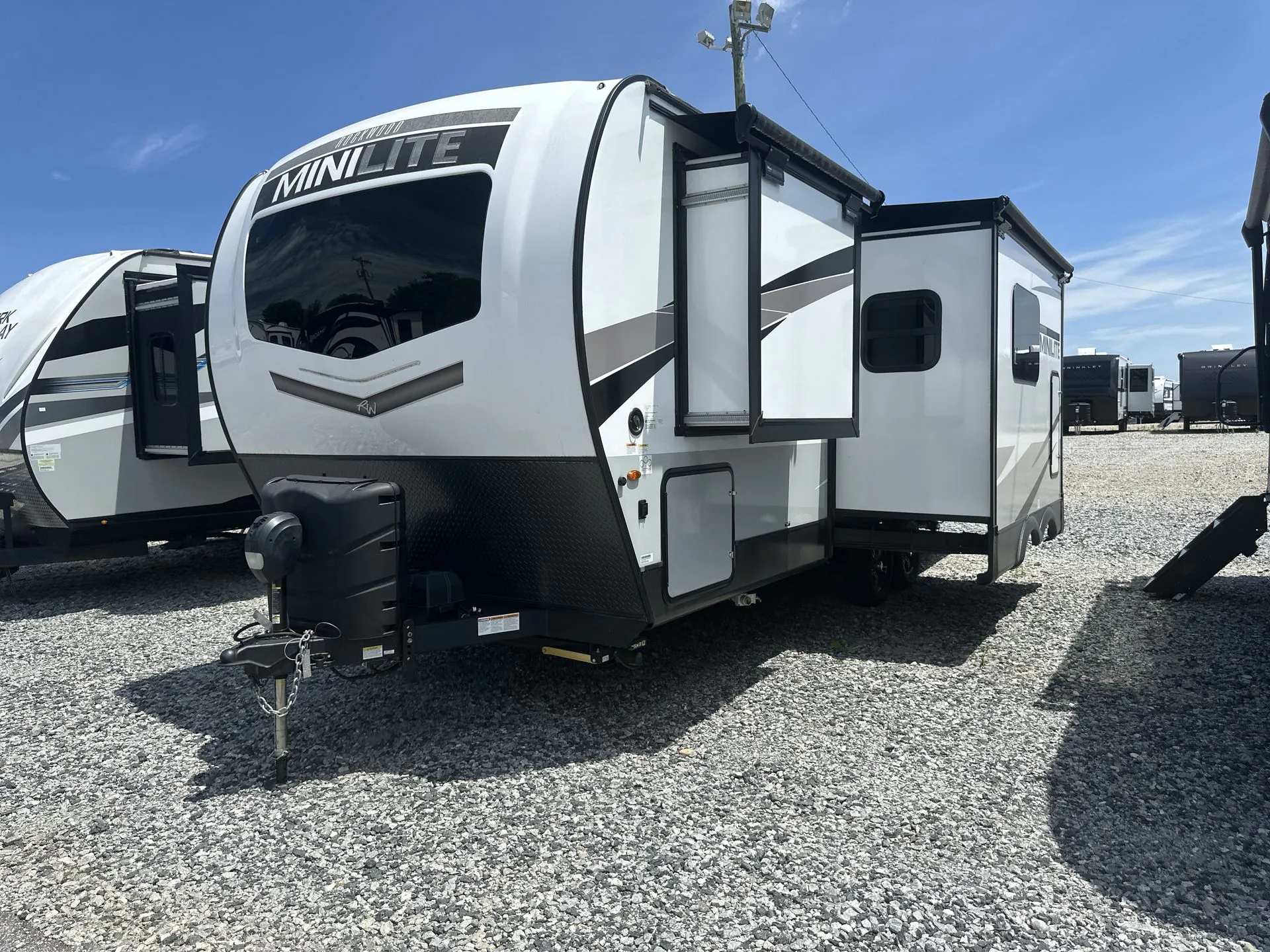 2023 Forest River Rockwood Mini Lite 2513S - Photo 3