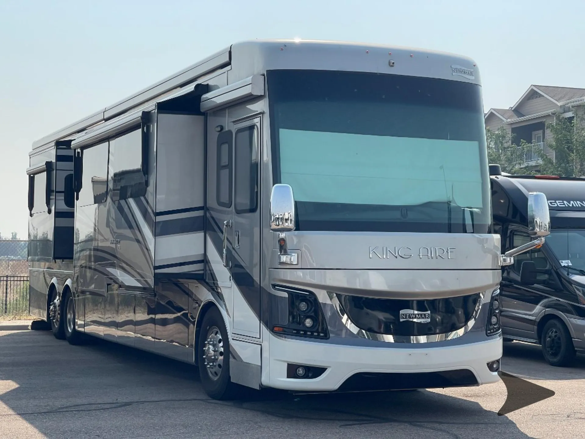 2019 Newmar King Aire 4533 - Photo 2