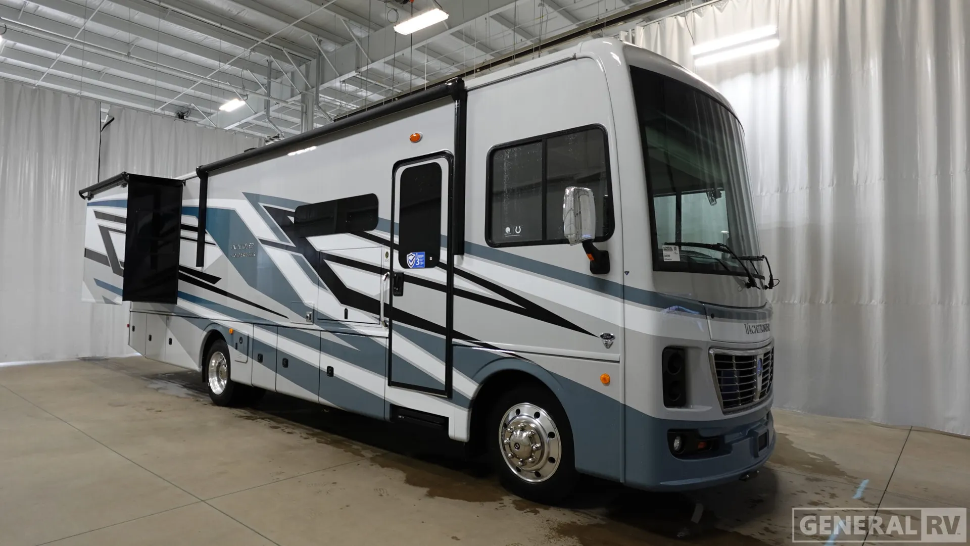 2026 Holiday Rambler Vacationer 33C - Photo 2