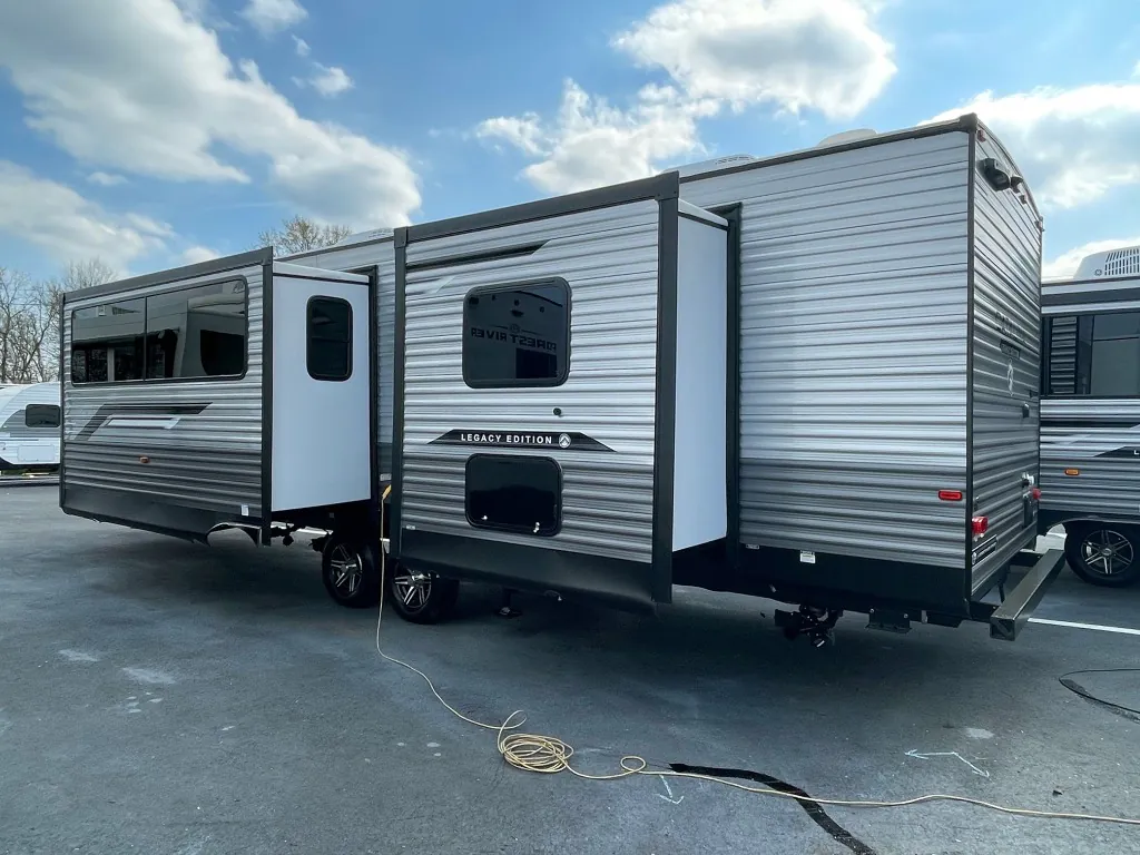 2027 Coachmen Catalina Legacy Edition 333DBDSCK, Photos photo 28