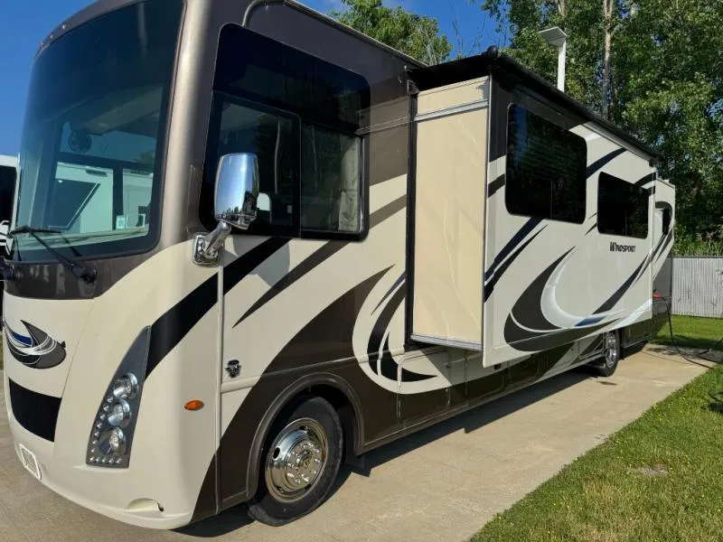 2018 Thor Motor Coach Windsport 35M - Photo 2