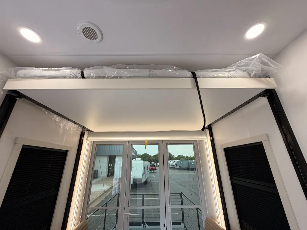 2027 Brinkley Model G 3970, Photos photo 58