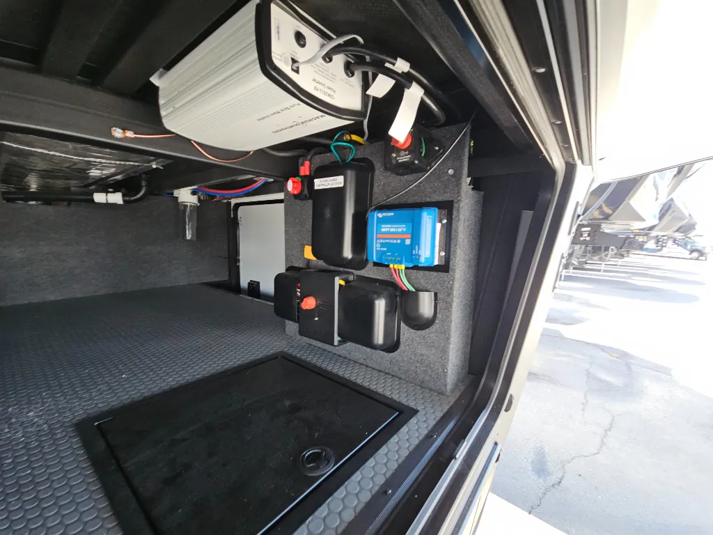 2026 Keystone Raptor 441, Photos photo 9