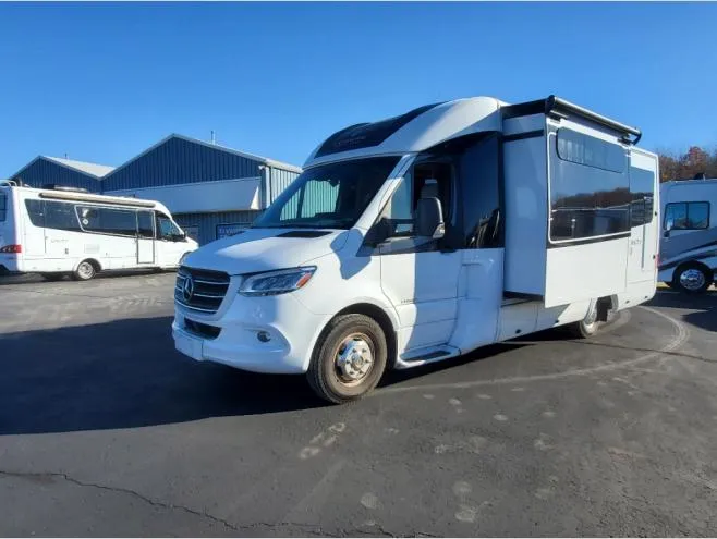 2023 Leisure Travel Unity U24MBL - Photo 2