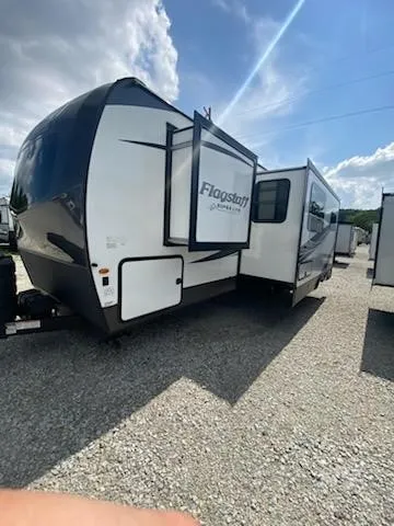 2023 Forest River Flagstaff Super Lite 27BHWS - Photo 3