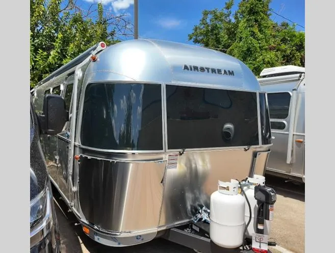 2026 Airstream Flying Cloud 28RB - Photo 2