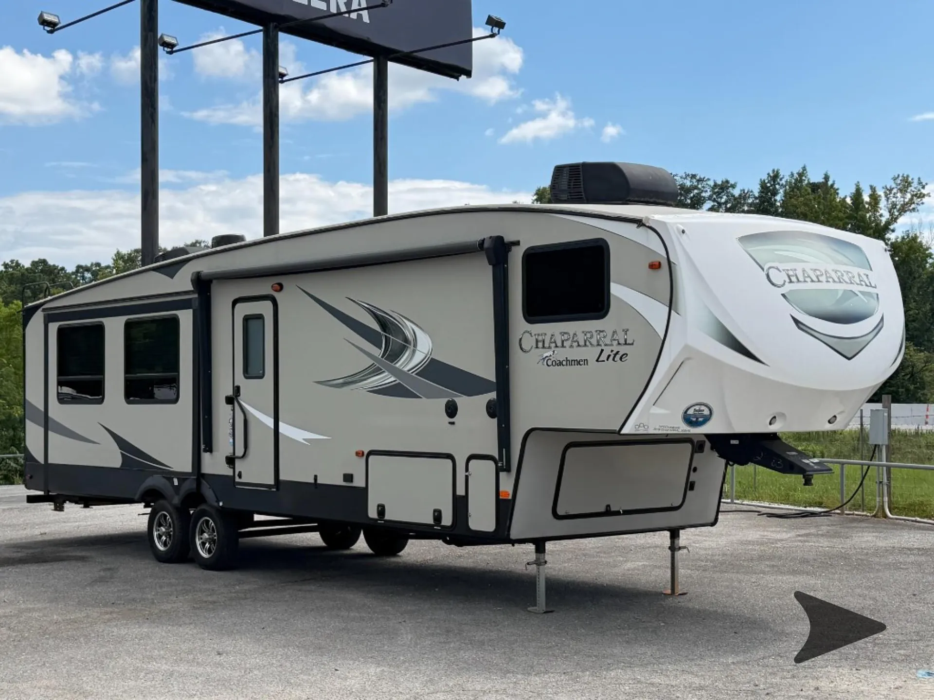 2019 Coachmen Chaparral Lite 30BHS - Photo 2