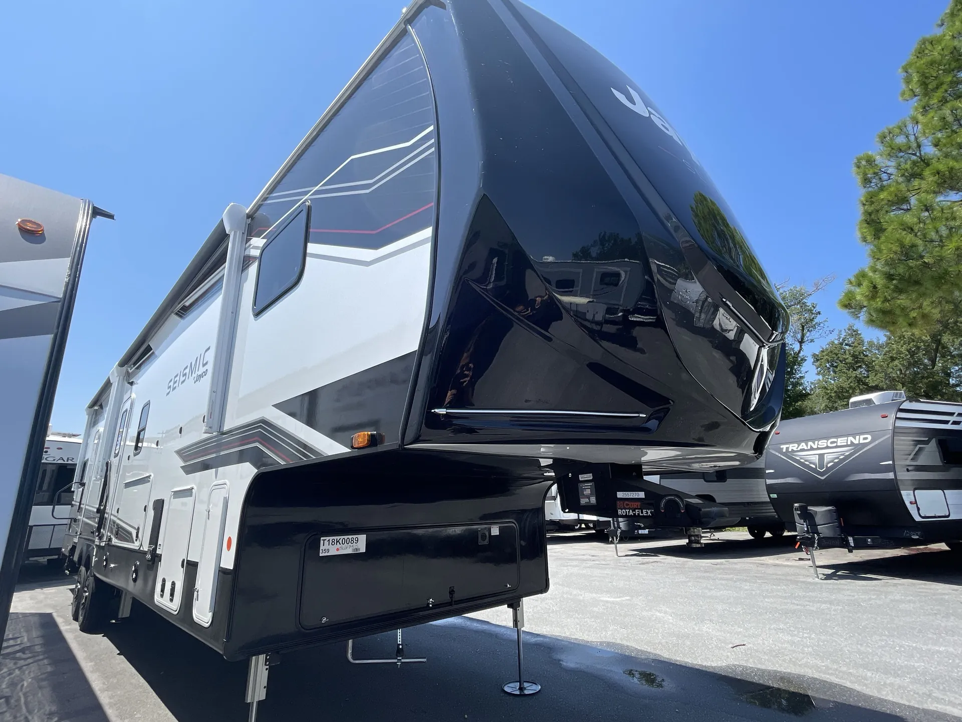 2026 Jayco Seismic 359 - Photo 2