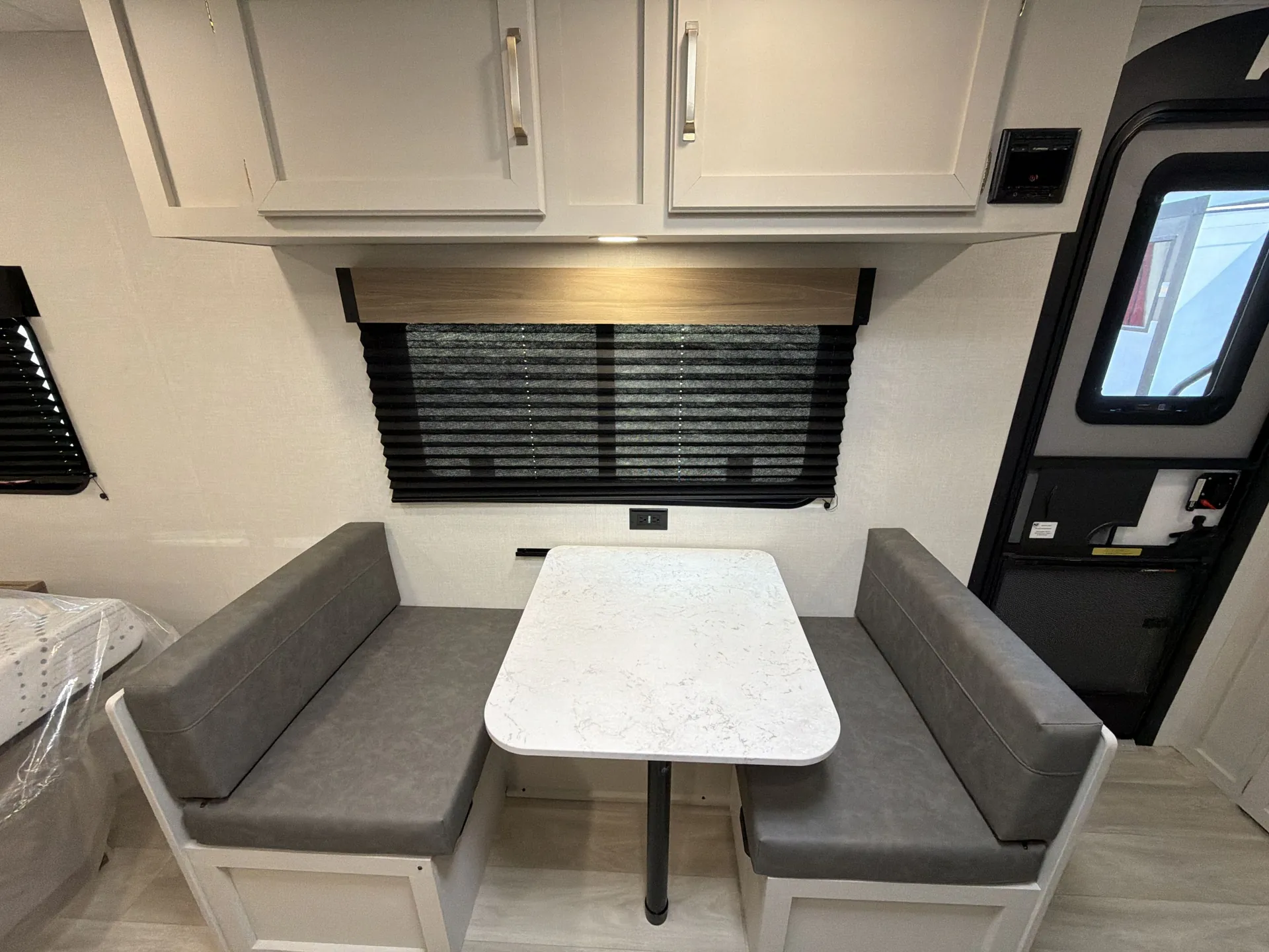 2027 K-Z Rv Sportsmen Classic 160QB — living area main