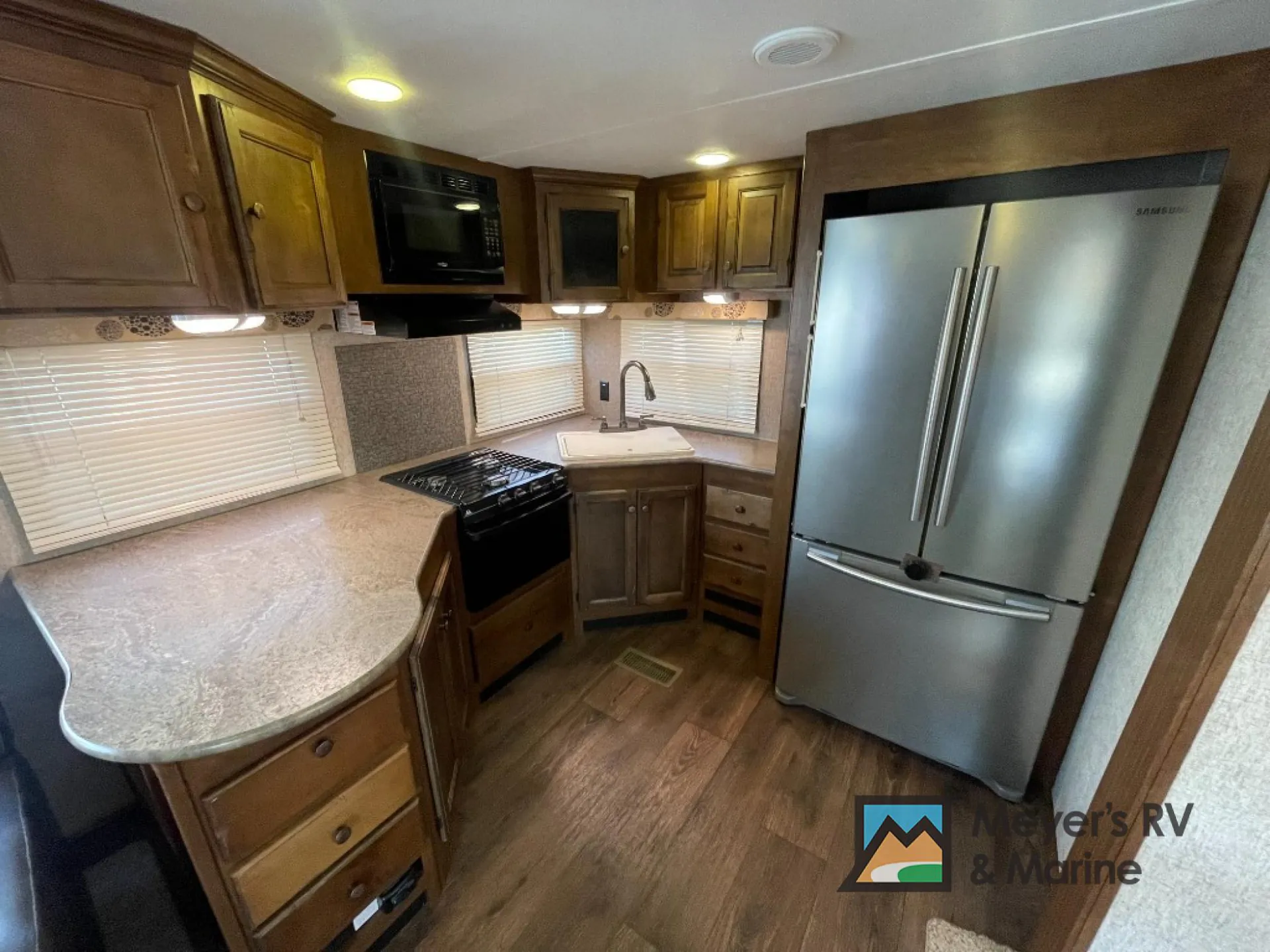 2016 Keystone Sprinter 295RKS - Photo 4