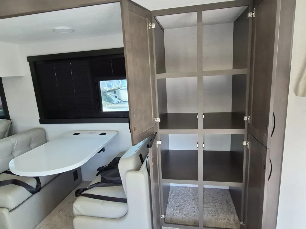 2027 Entegra Coach Accolade 37K, Photos photo 23