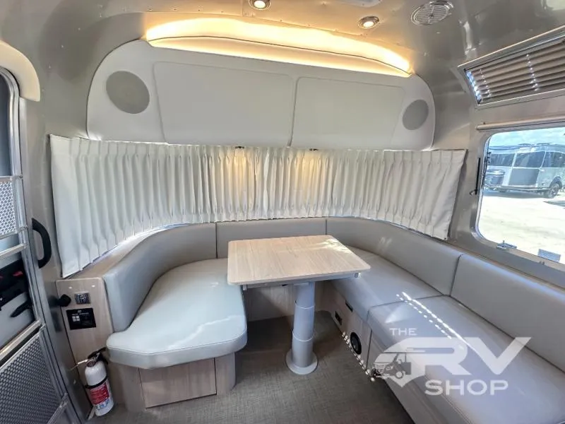 2026 Airstream Globetrotter 25FB - Photo 3