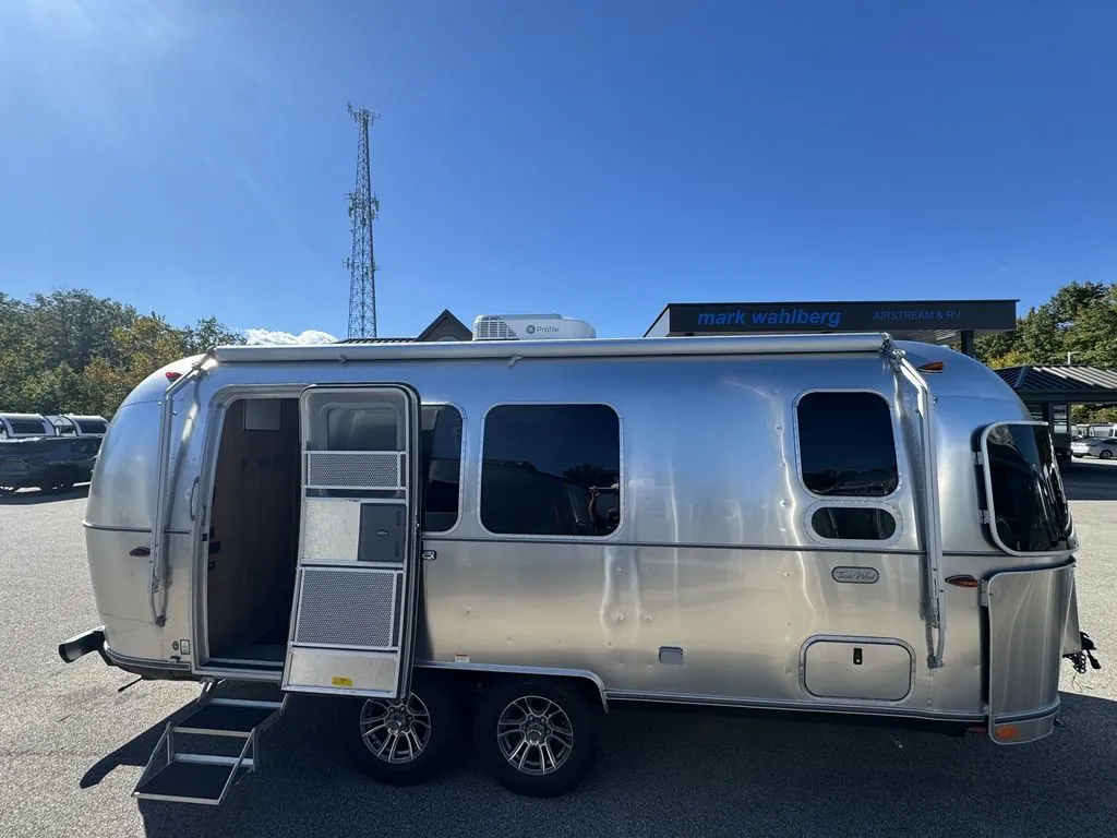 2025 Airstream Trade Wind 23FB - Photo 3