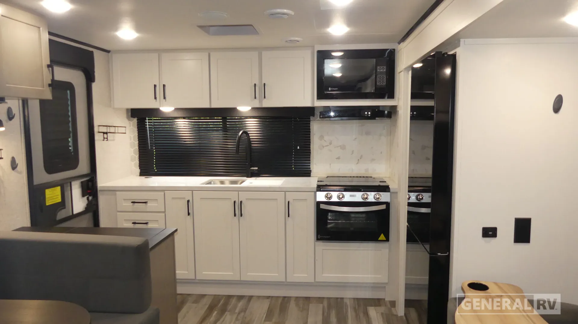 2025 Jayco Jay Feather 23RK - Photo 3
