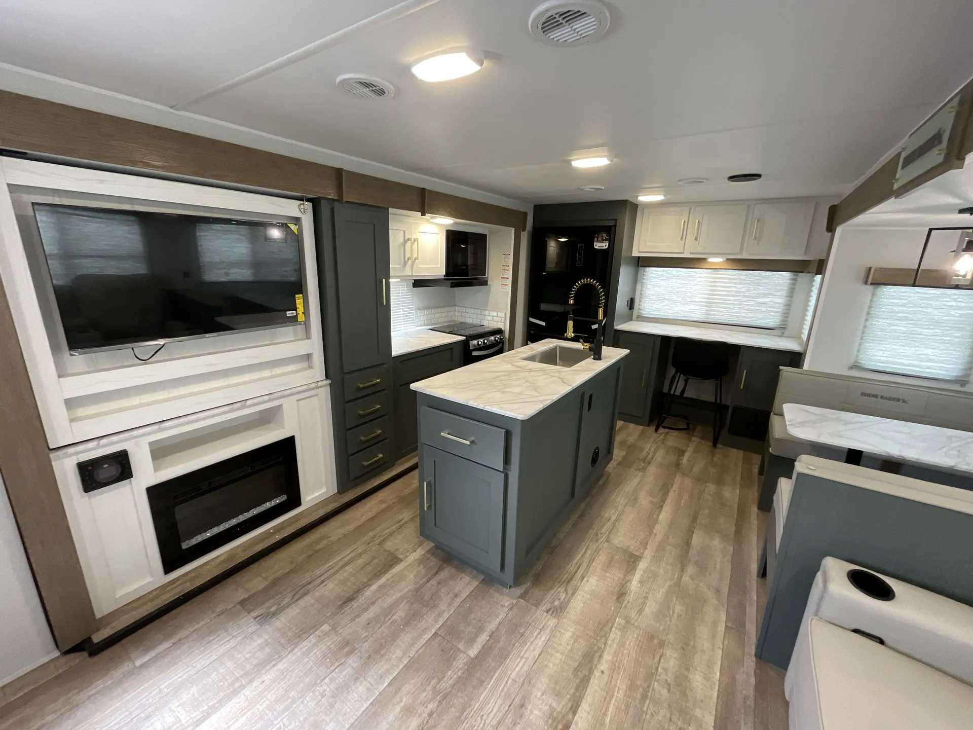 2025 Heartland Eddie Bauer 32MKS - Photo 4