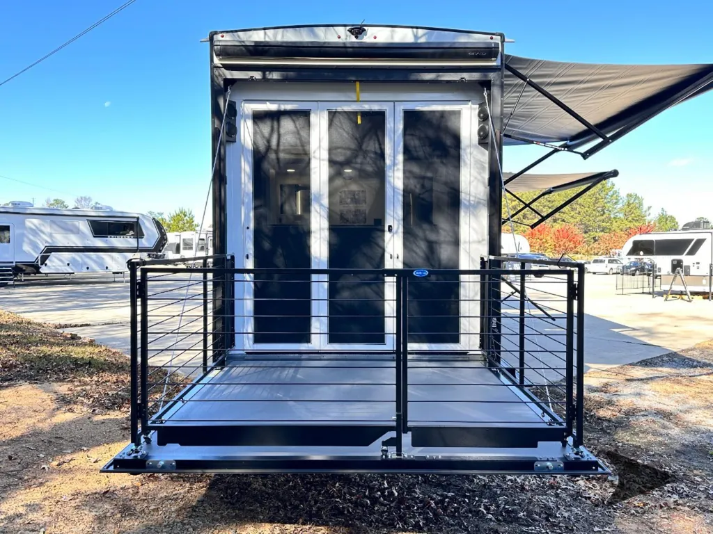 2026 Brinkley Model G 4100, Photos photo 16