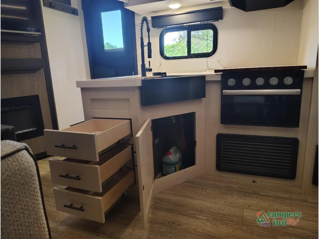 2025 Forest River Cherokee Alpha Wolf 26DBH, Photos photo 33