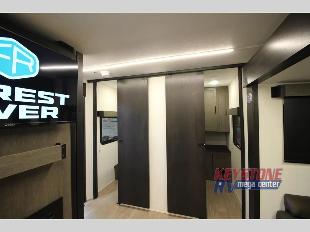 2026 Forest River Cherokee Alpha Wolf 29DCB, Photos photo 12