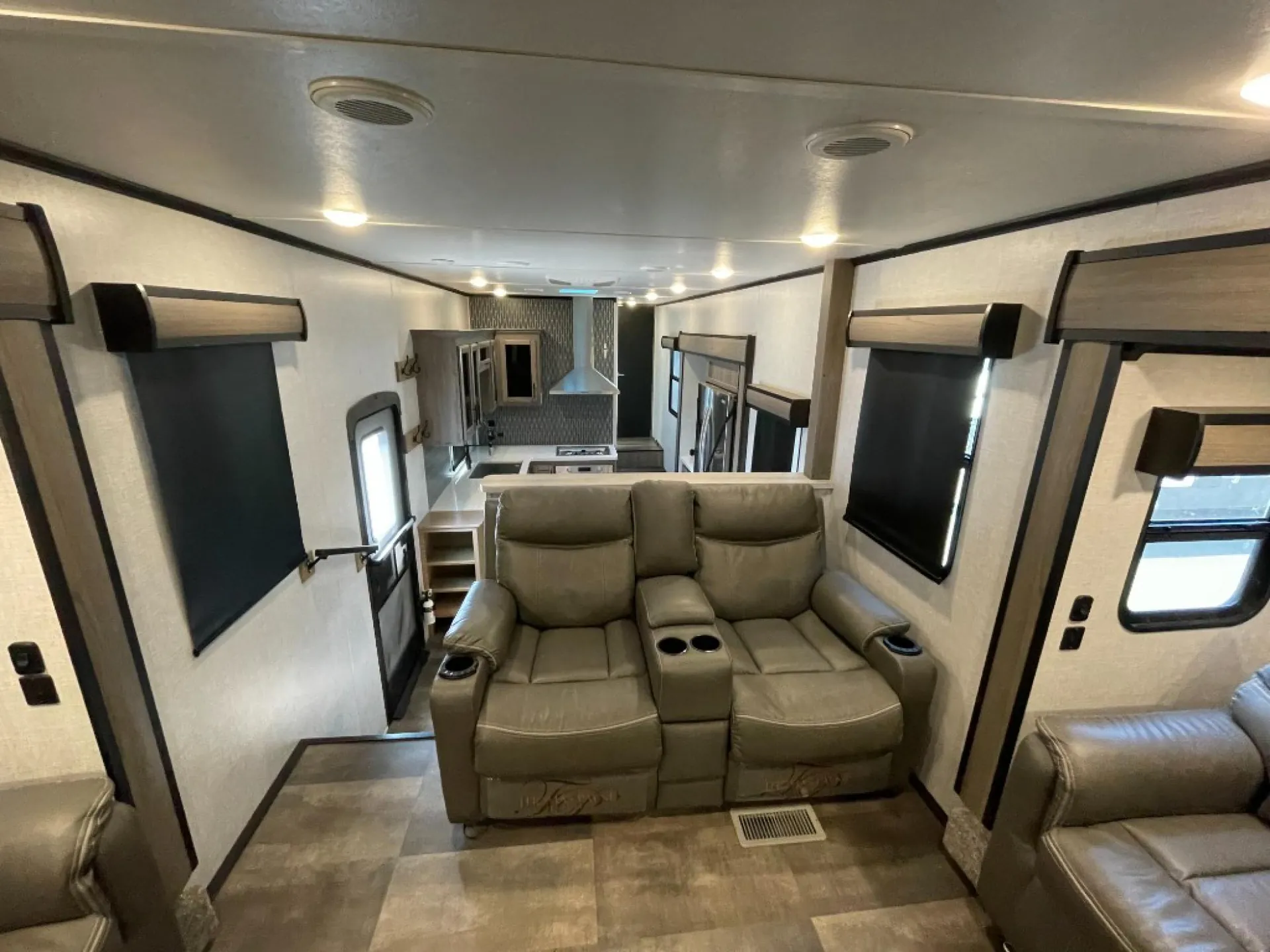 2021 CrossRoads Cameo CE4031FL - Photo 4