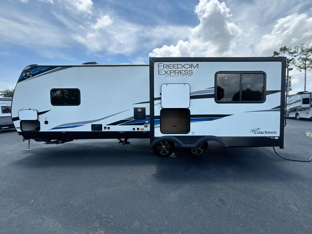2024 Coachmen Freedom Express Ultra Lite 274RKS, Photos photo 7