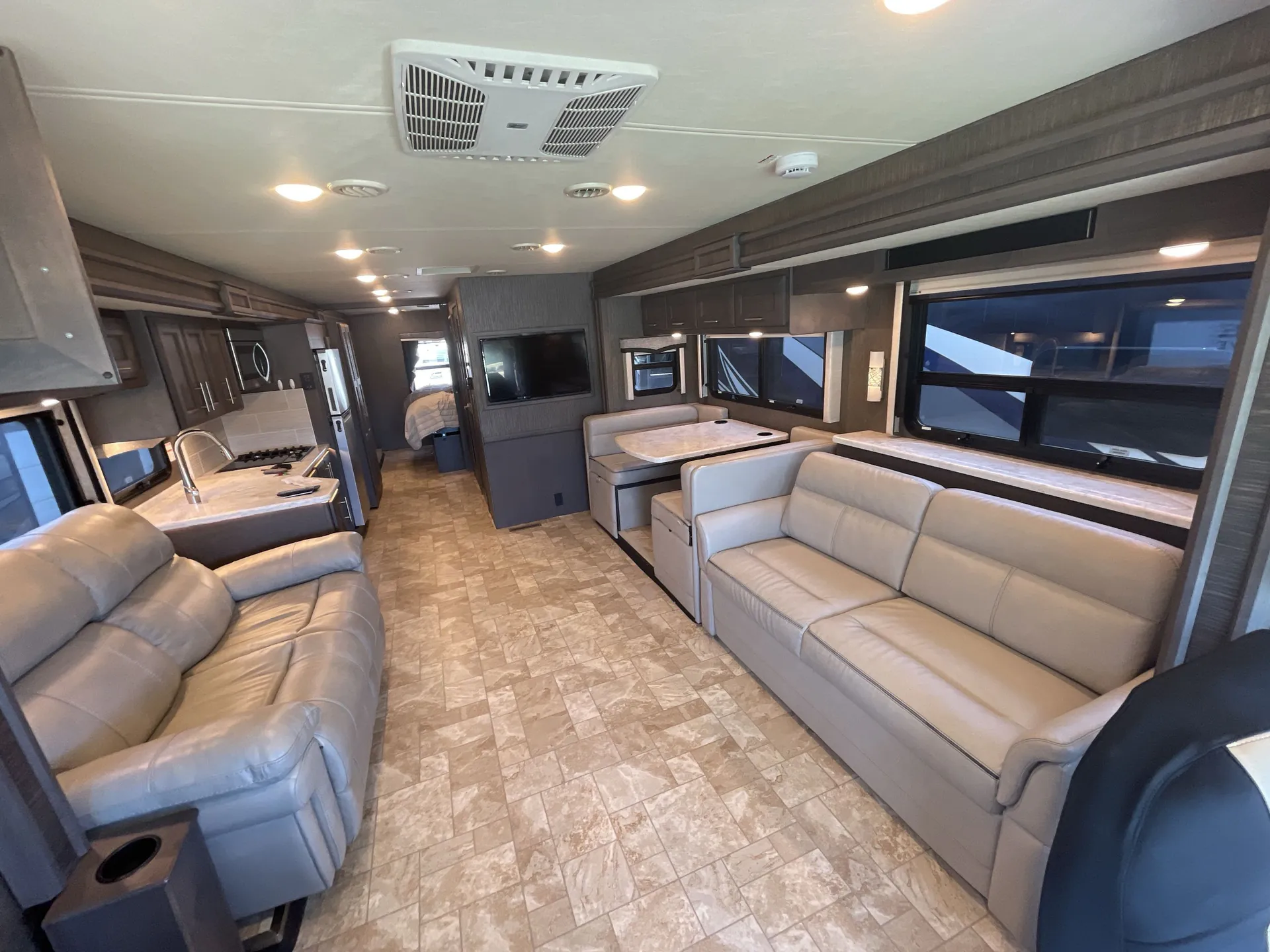 2021 Thor Motor Coach Challenger 35MQ — living area main