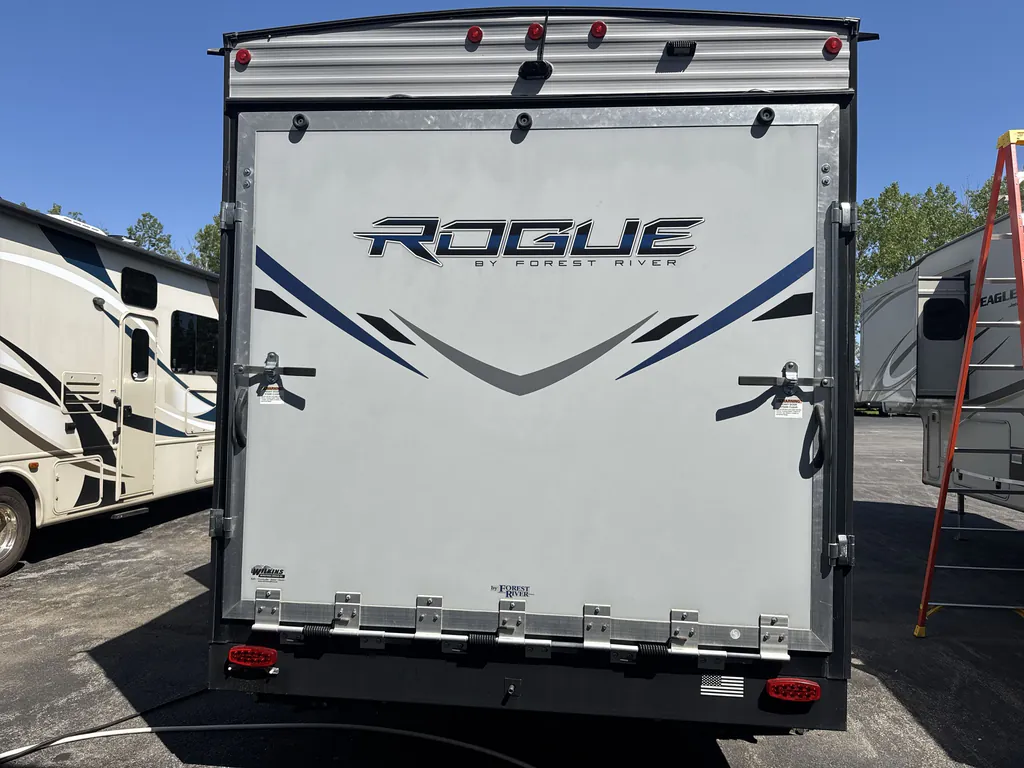 2021 Forest River Vengeance Rogue 26V, Photos photo 7