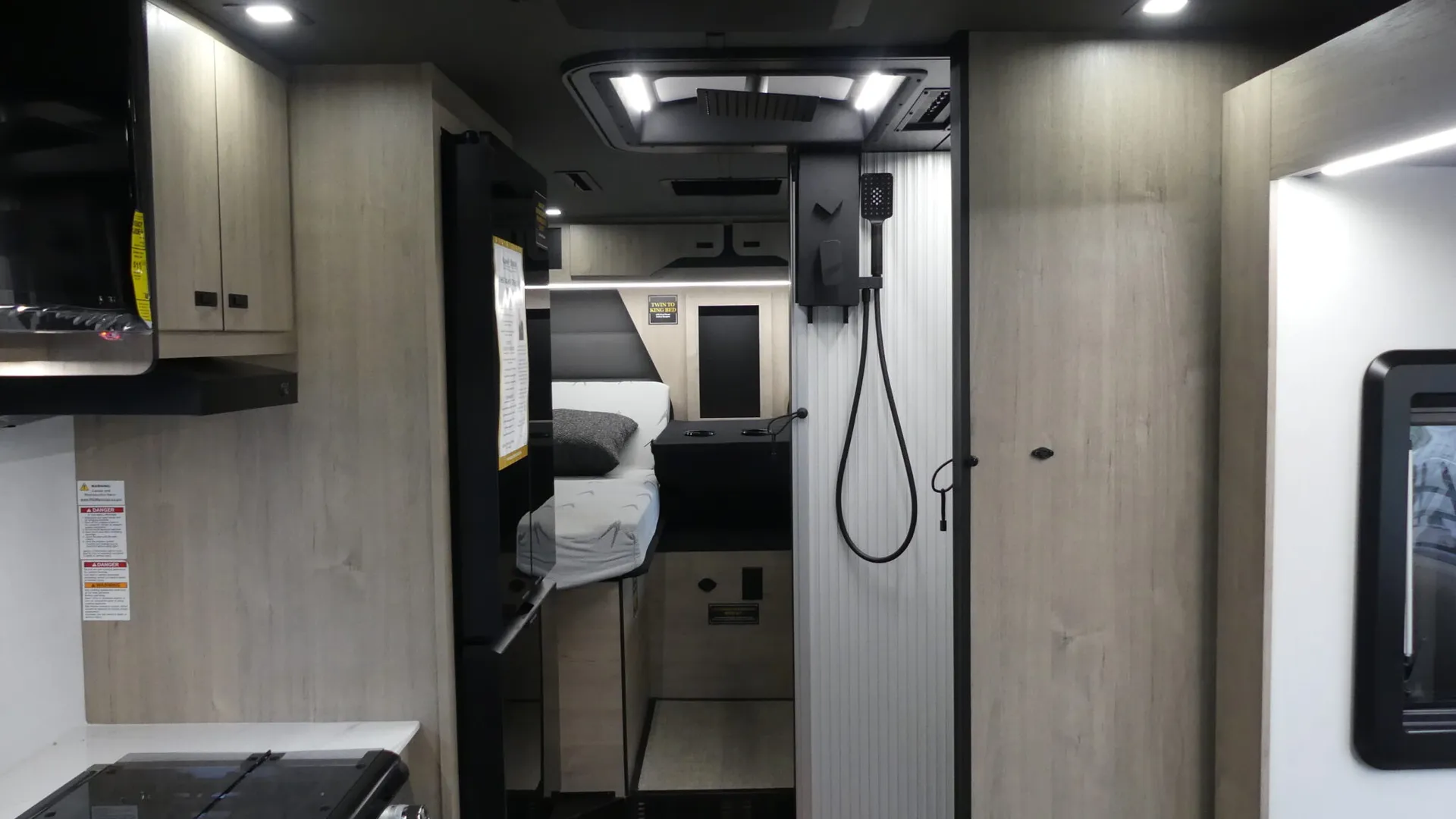 2026 Grand Design Lineage Series M 25TK - Photo 3