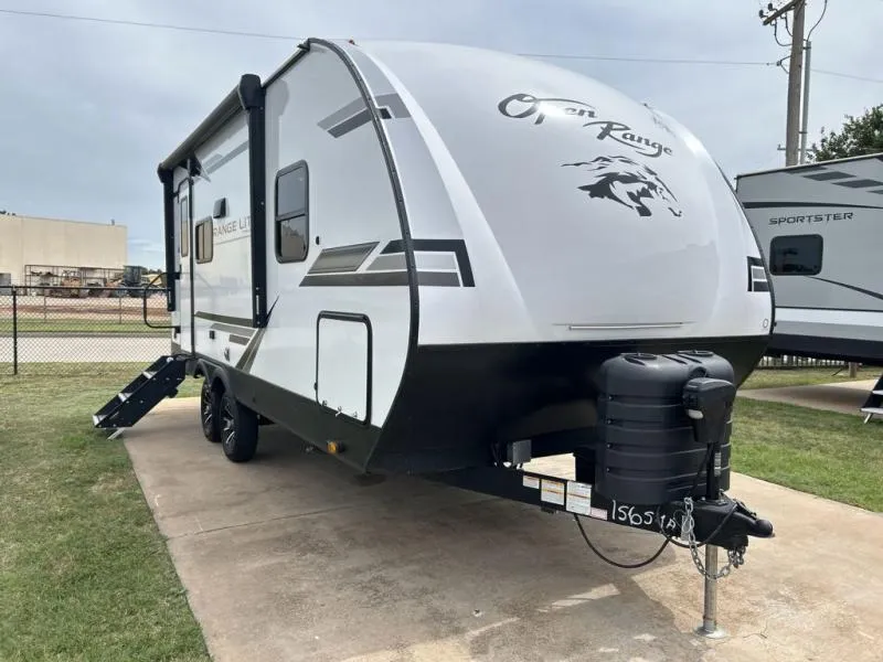 2024 Highland Ridge Range Lite 212FB - Photo 2
