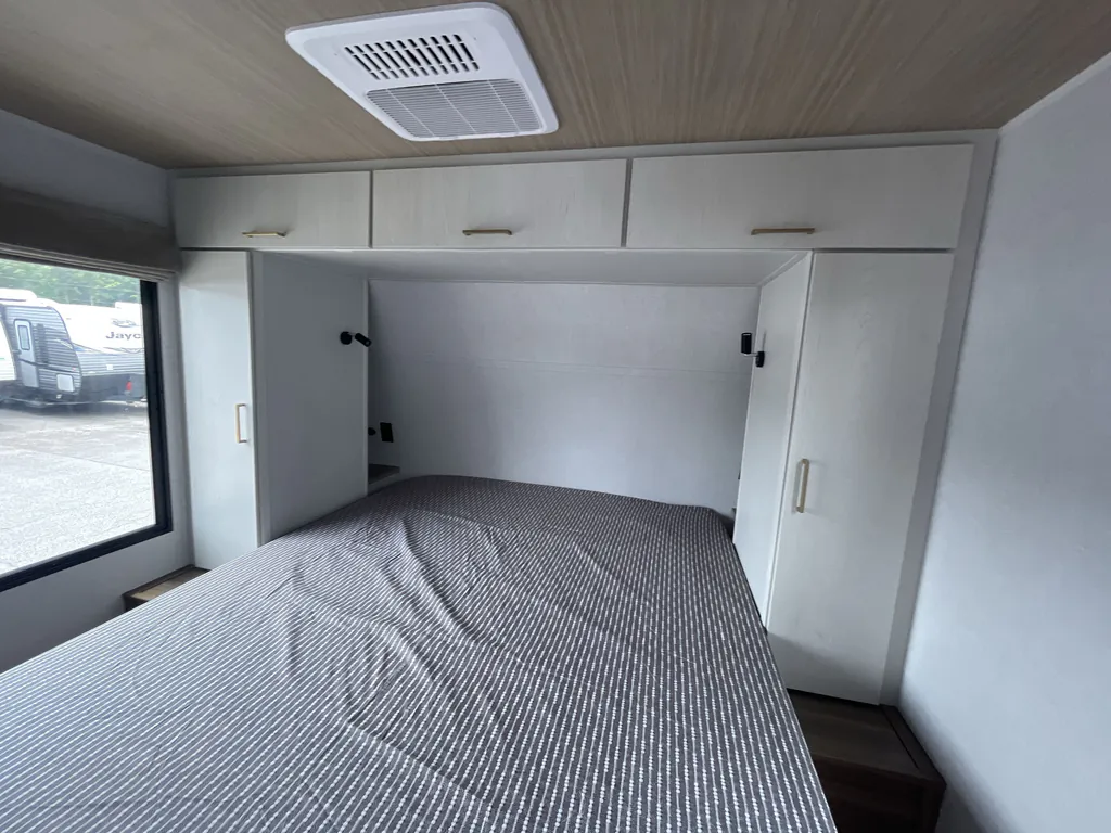 2027 Forest River Vibe 3400BH, Photos photo 15
