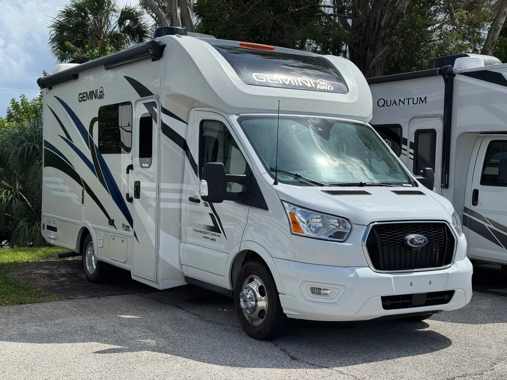 2023 Thor Motor Coach Gemini 23TW - Photo 2