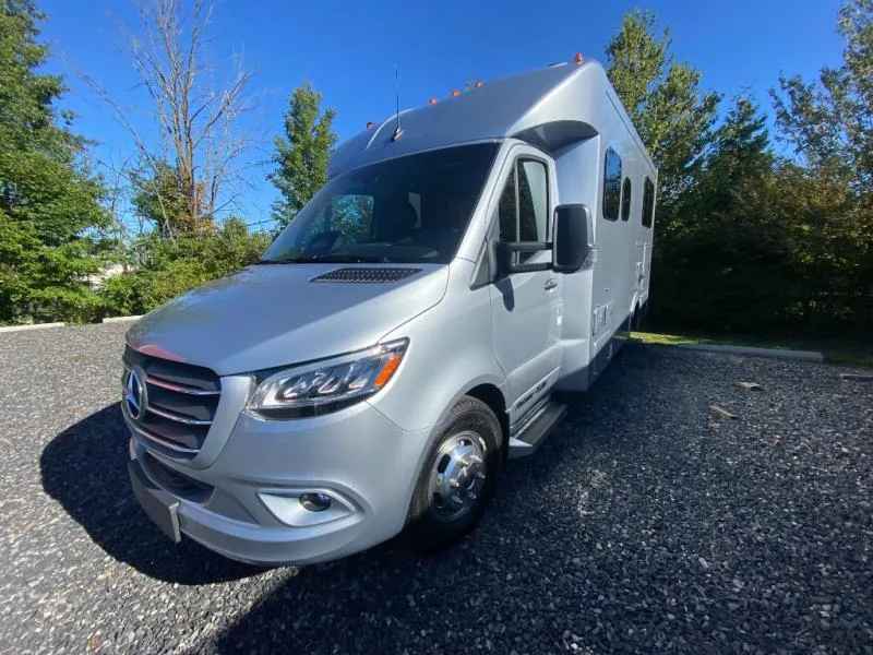 2026 Pleasure-Way Plateau XLRB Std. Model - Photo 4