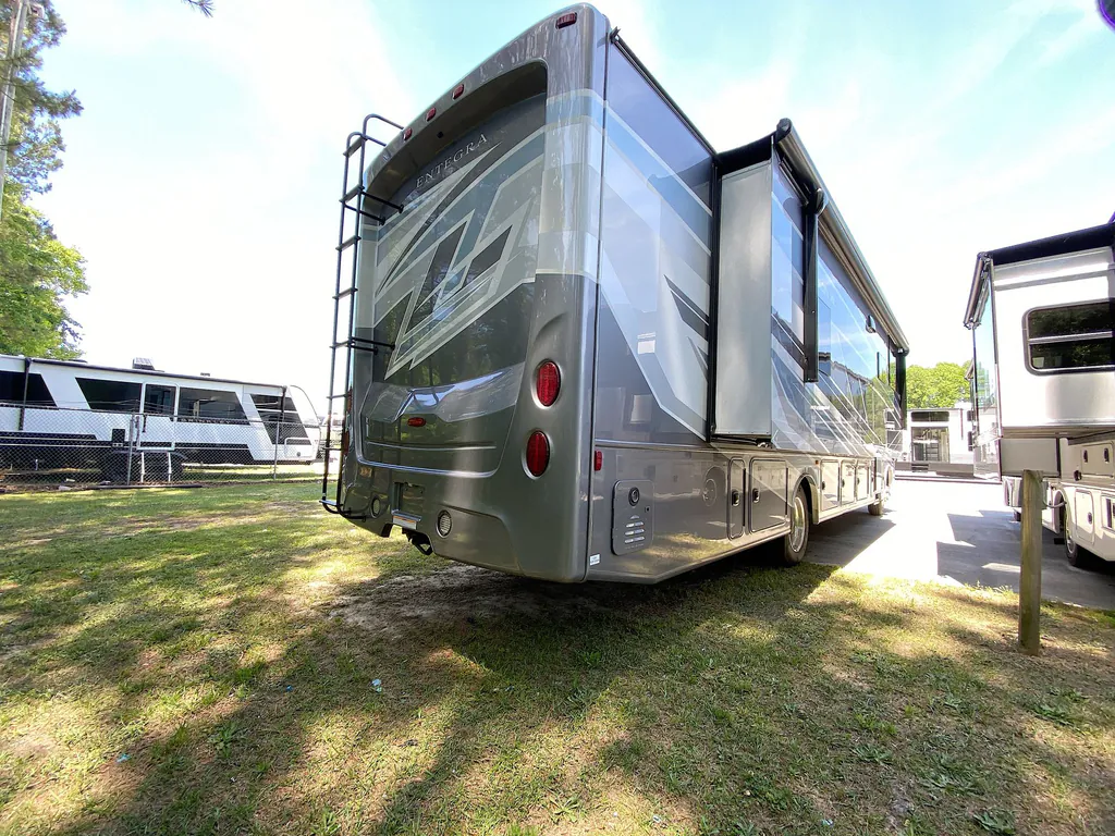 2026 Entegra Coach Vision XL 36C, Photos photo 9
