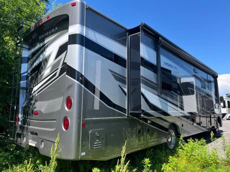2026 Entegra Coach Vision XL 36C - Photo 3