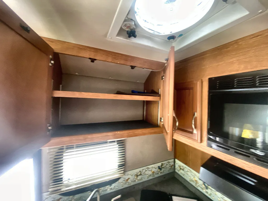 2015 Fleetwood Flair 26D, Photos photo 13