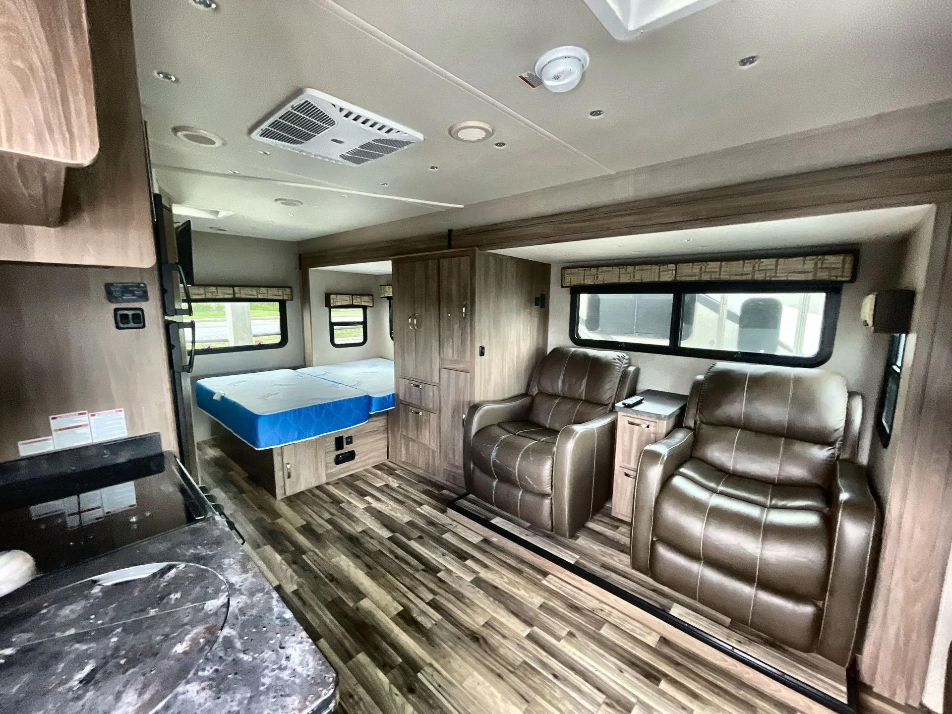 2017 Dynamax isata 3 24RW - Photo 3