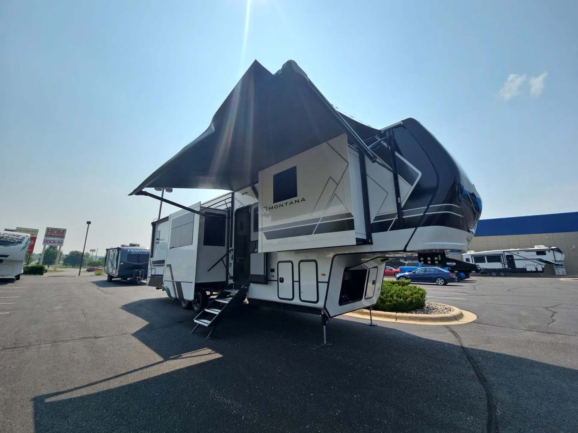 2026 Keystone Montana 3795FK - Photo 2