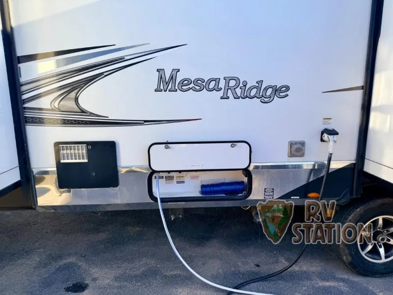 2018 Highland Ridge Mesa Ridge 323RLS - Photo 4