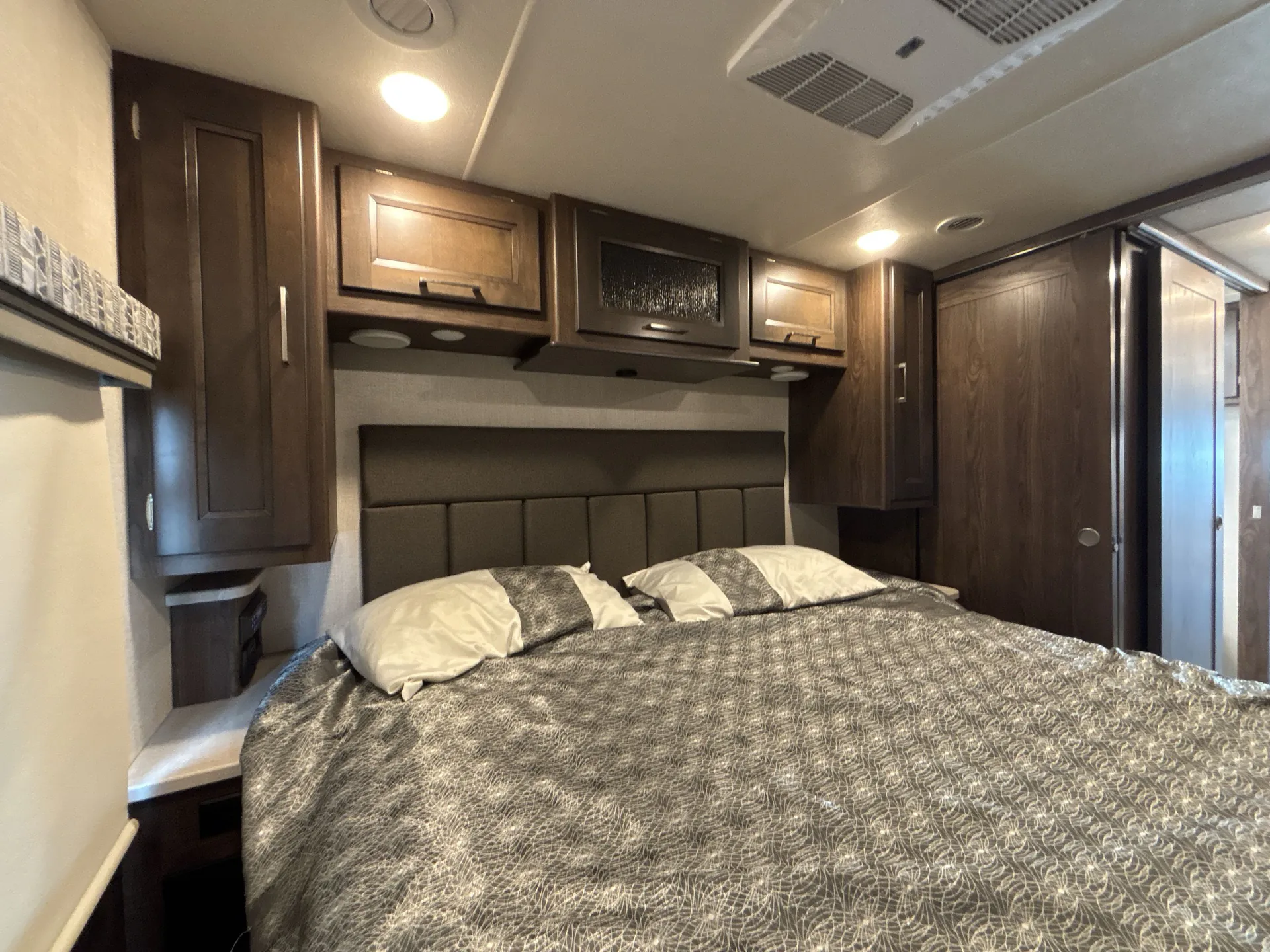 2020 Coachmen Mirada 35OS — living area main