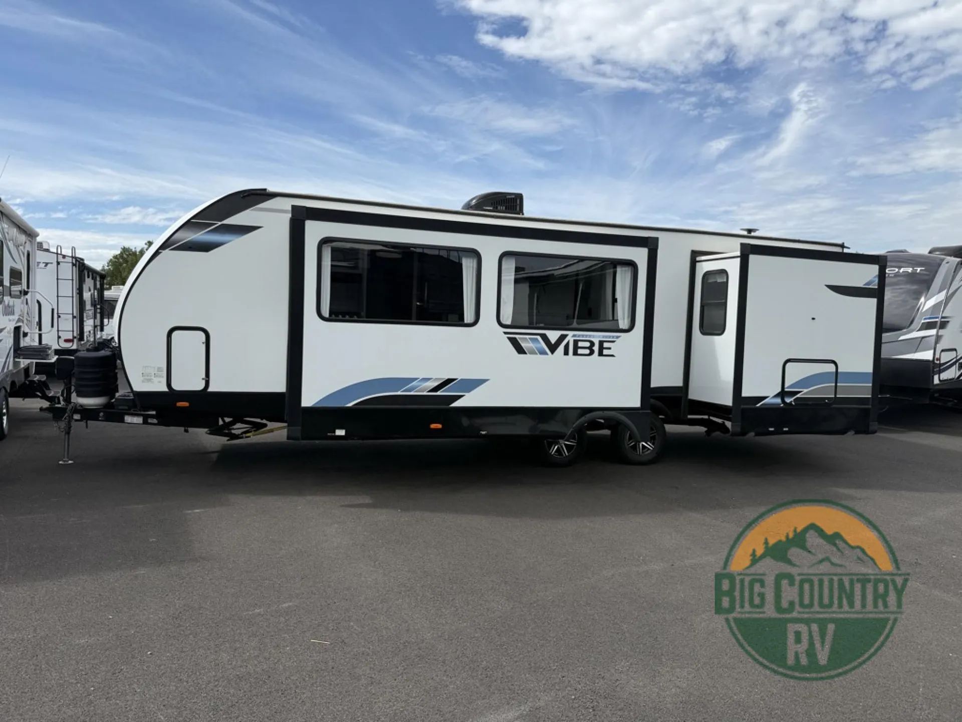 2021 Forest River Vibe 27FK - Photo 3