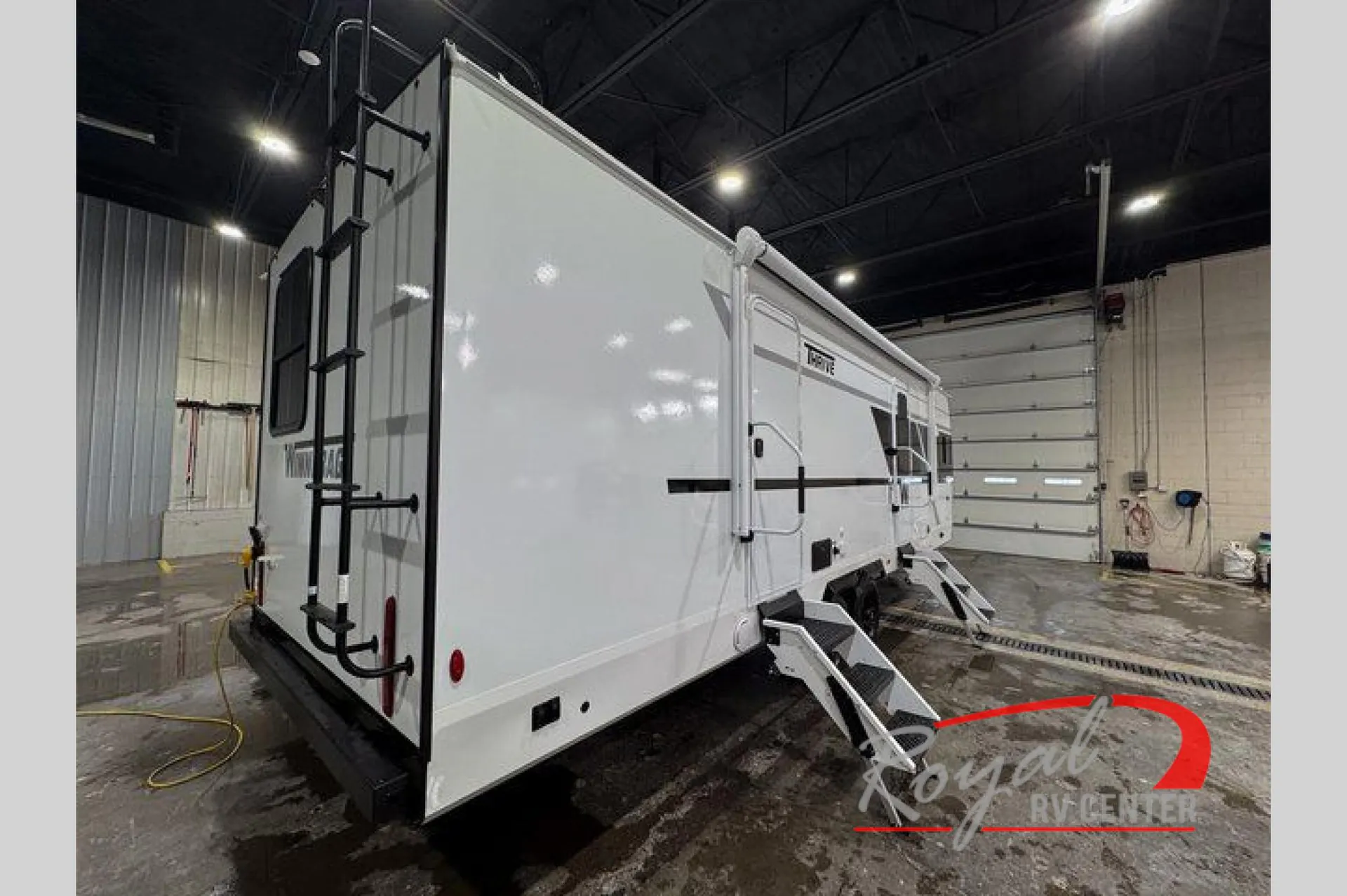2026 Winnebago Thrive 26FKD - Photo 3