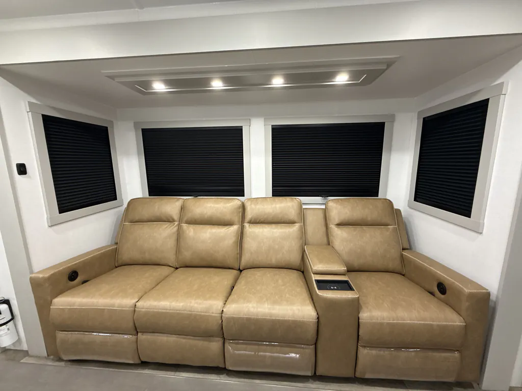 2025 Brinkley Model Z AIR 295, Photos photo 4