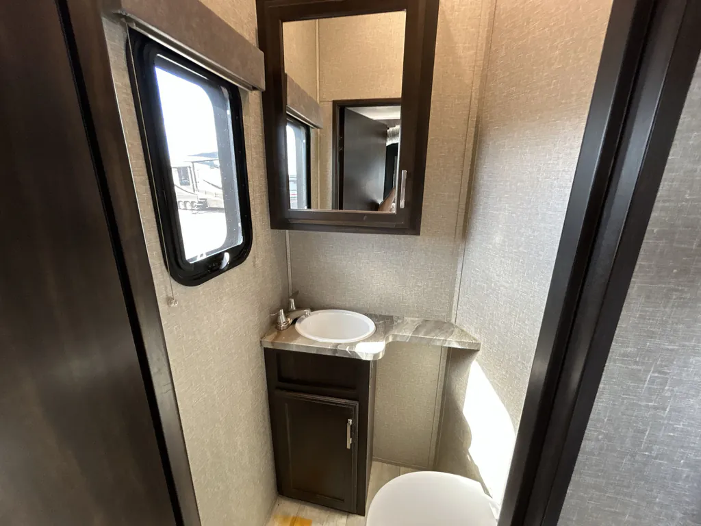 2019 Grand Design Momentum 381M, Photos photo 35