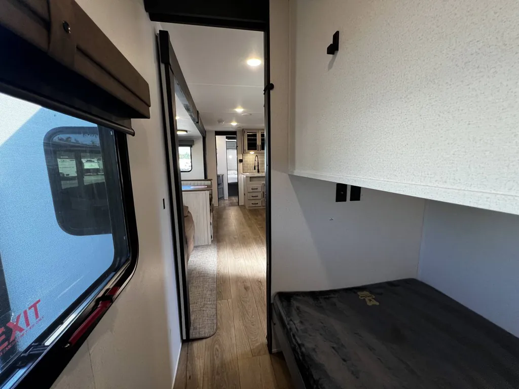 2027 Palomino Puma 337BH, Photos photo 27
