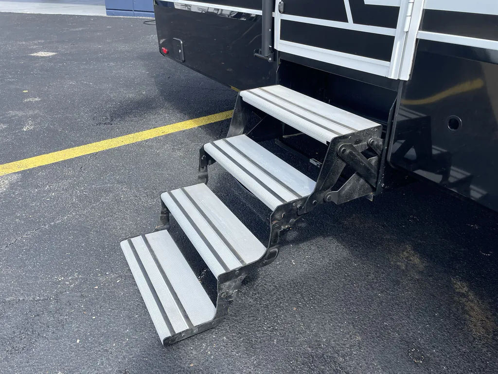 2025 Brinkley Model G 4100, Photos photo 30