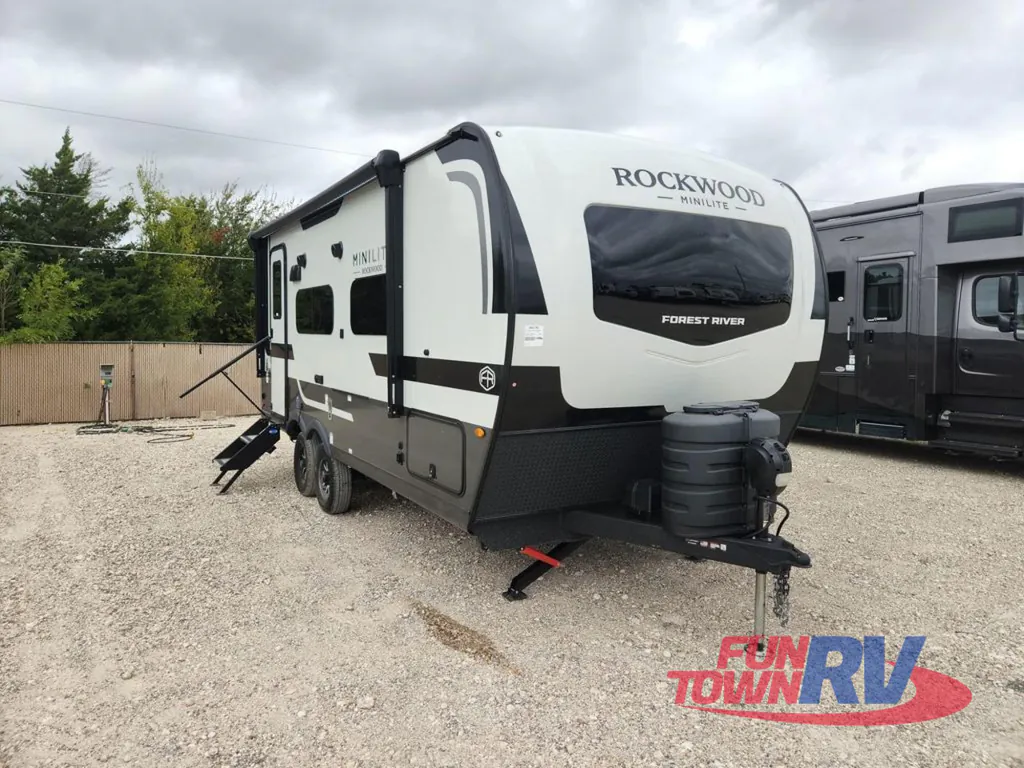 2026 Forest River Rockwood Mini Lite 2109S, Photos photo 2
