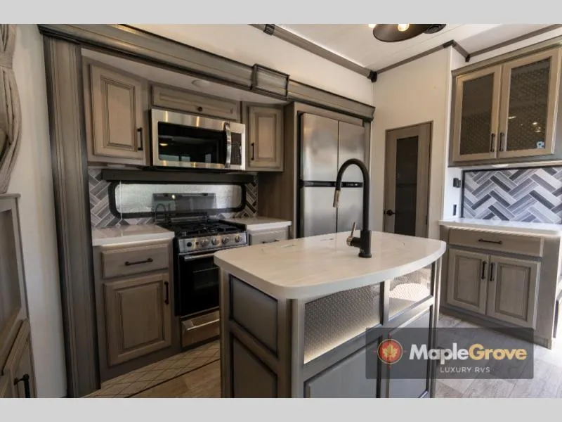 2022 Keystone Montana 3791RD - Photo 4