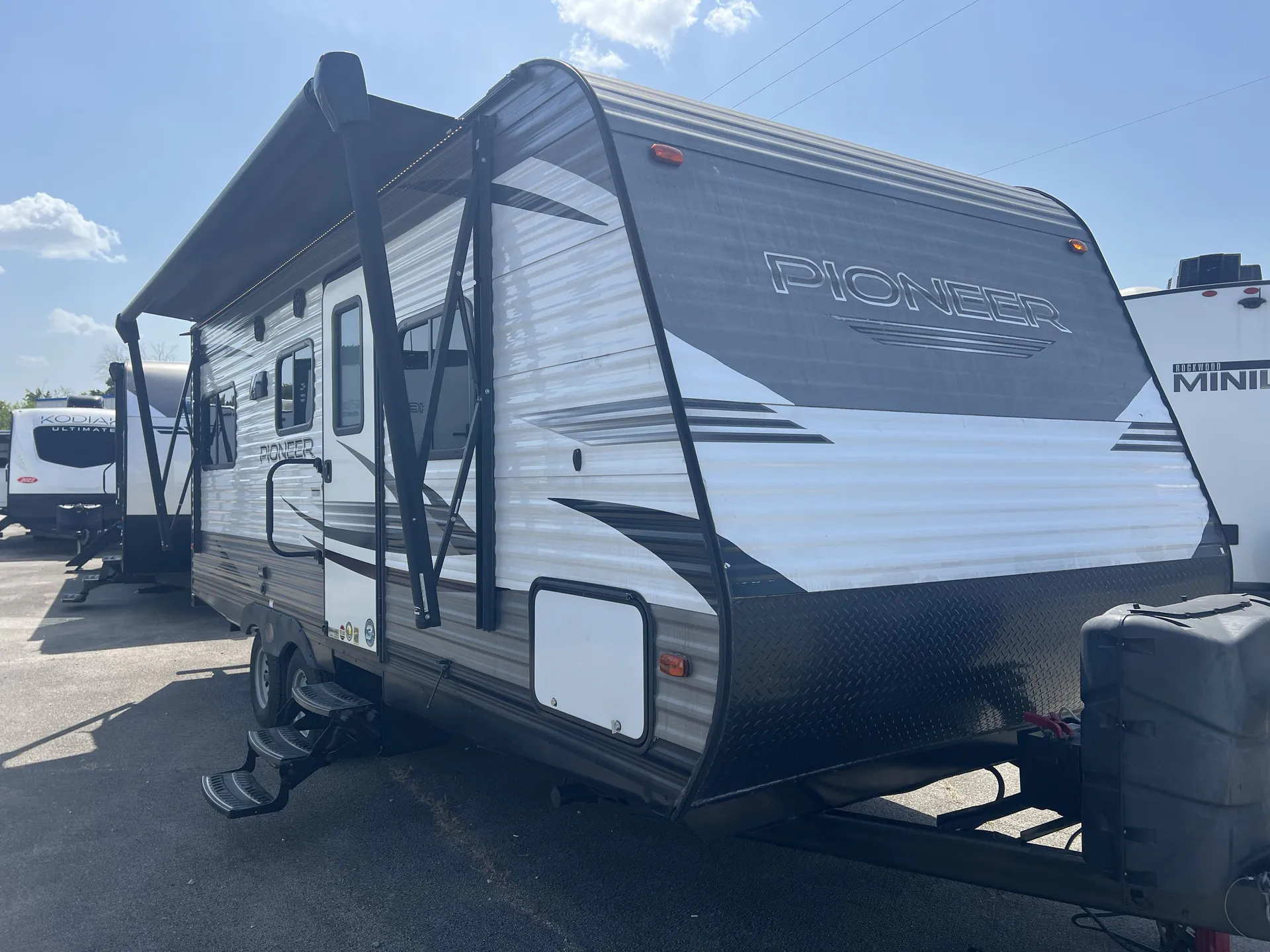2019 Heartland Pioneer RD210 - Photo 2