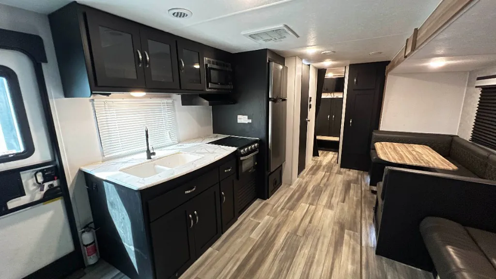 2022 Coachmen Freedom Express Select 29SE, Photos photo 6
