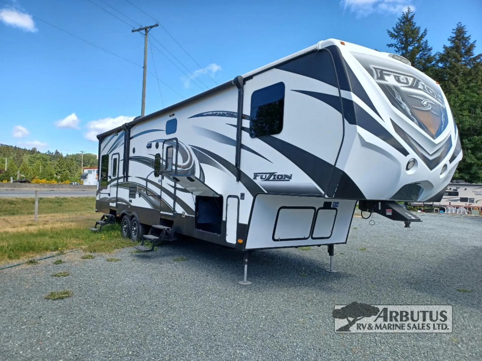 2015 Keystone Fuzion 325 - Photo 2