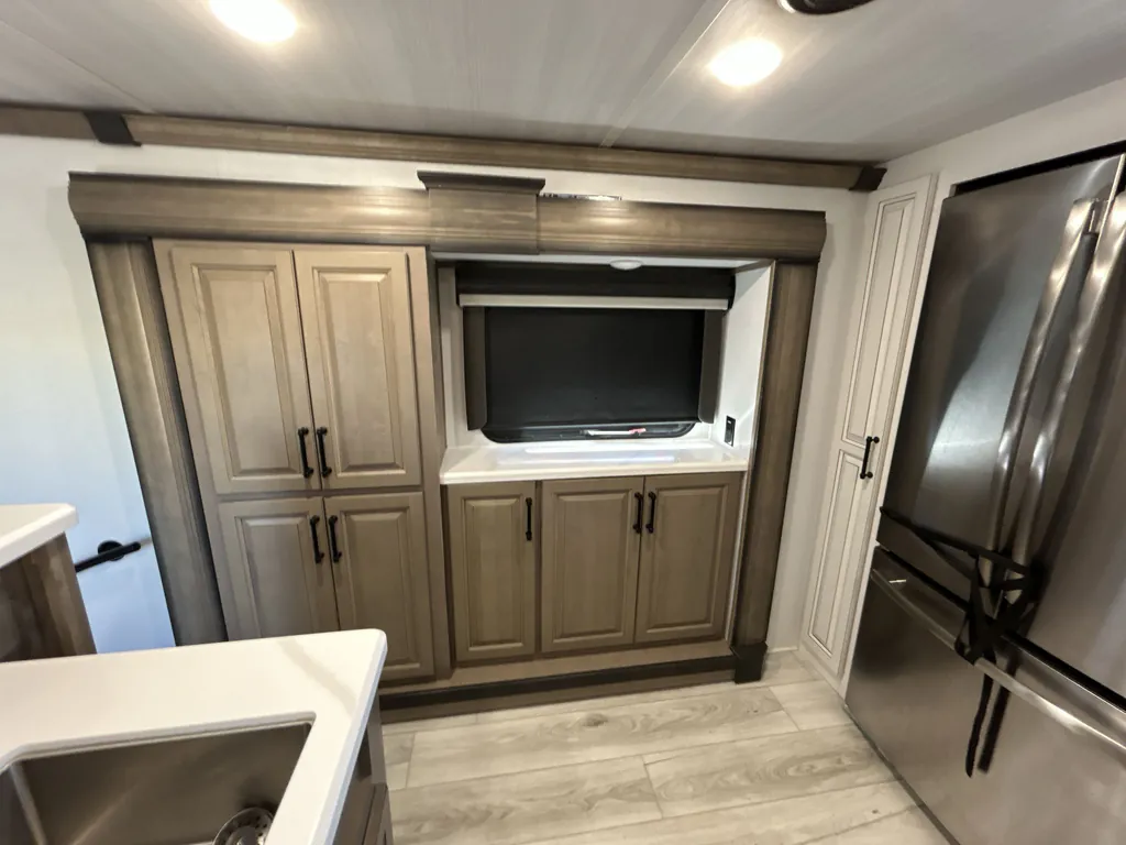 2024 Keystone Montana 3901RK, Photos photo 10
